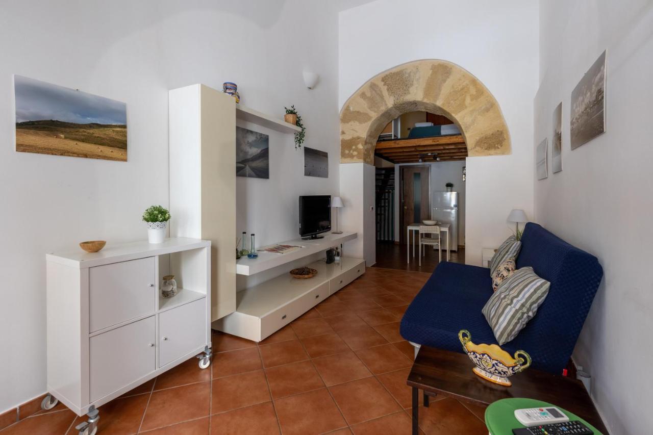 La Casa Del Cacciatore - Alloggio Con Terrazzo Apartment Palermo Bagian luar foto