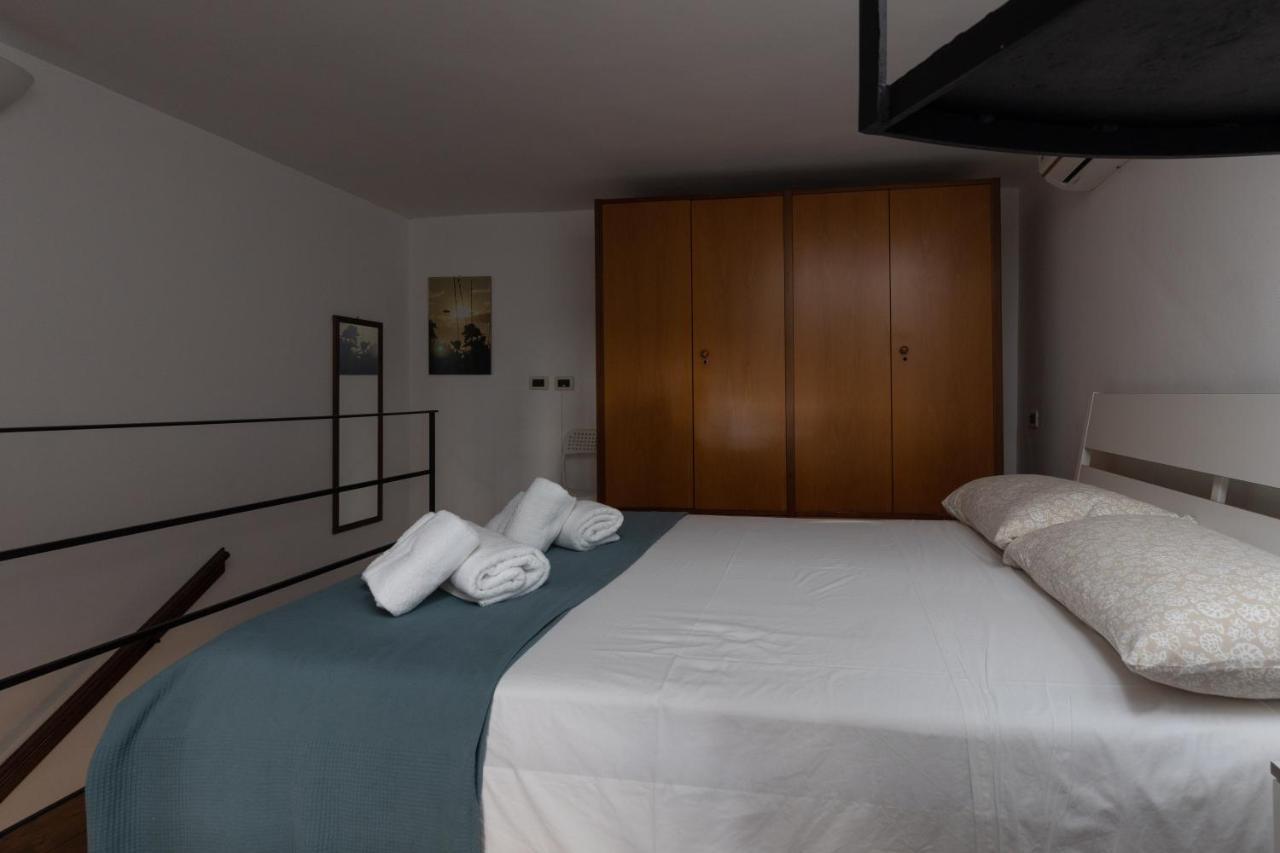 La Casa Del Cacciatore - Alloggio Con Terrazzo Apartment Palermo Bagian luar foto