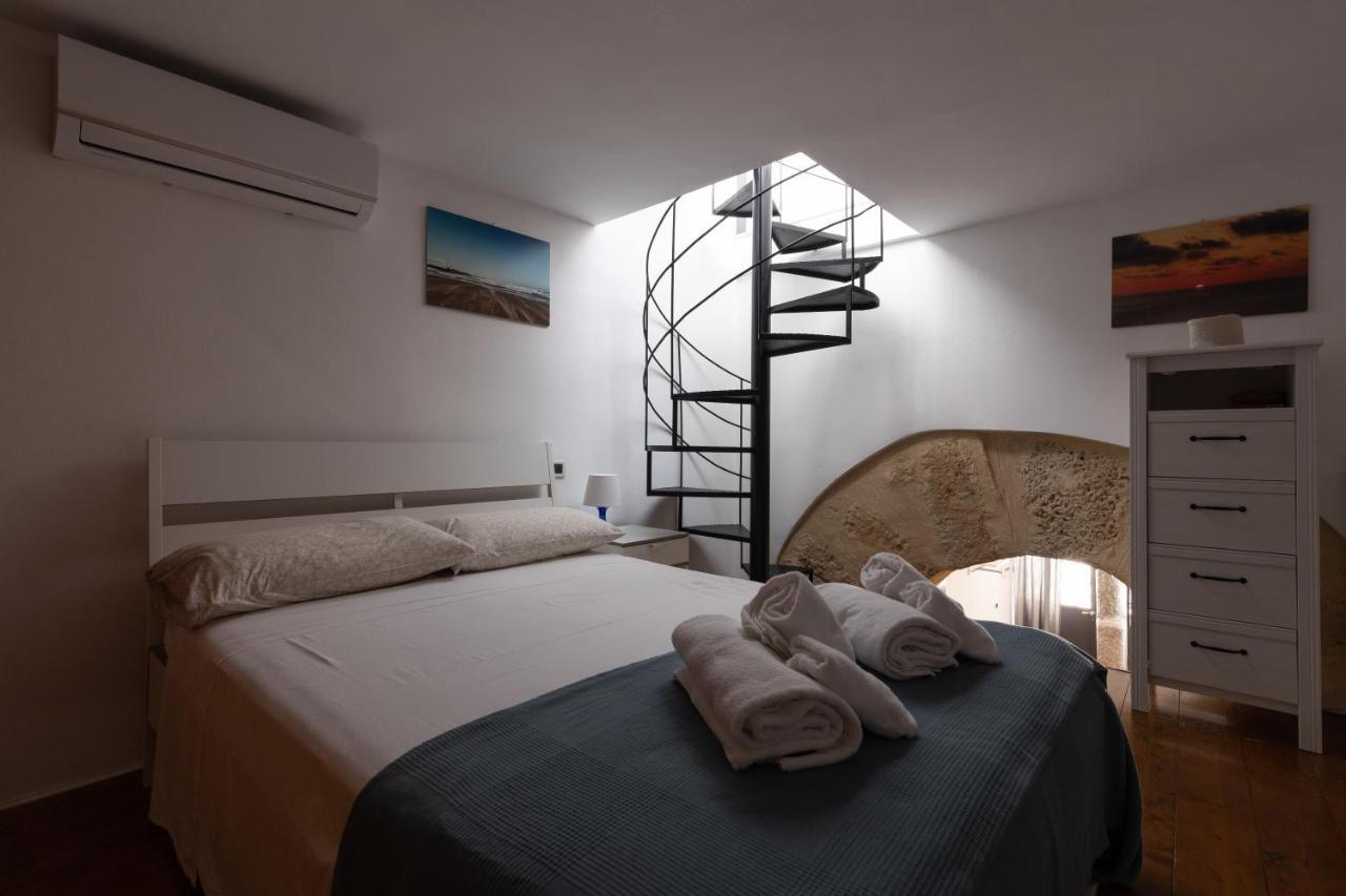 La Casa Del Cacciatore - Alloggio Con Terrazzo Apartment Palermo Bagian luar foto