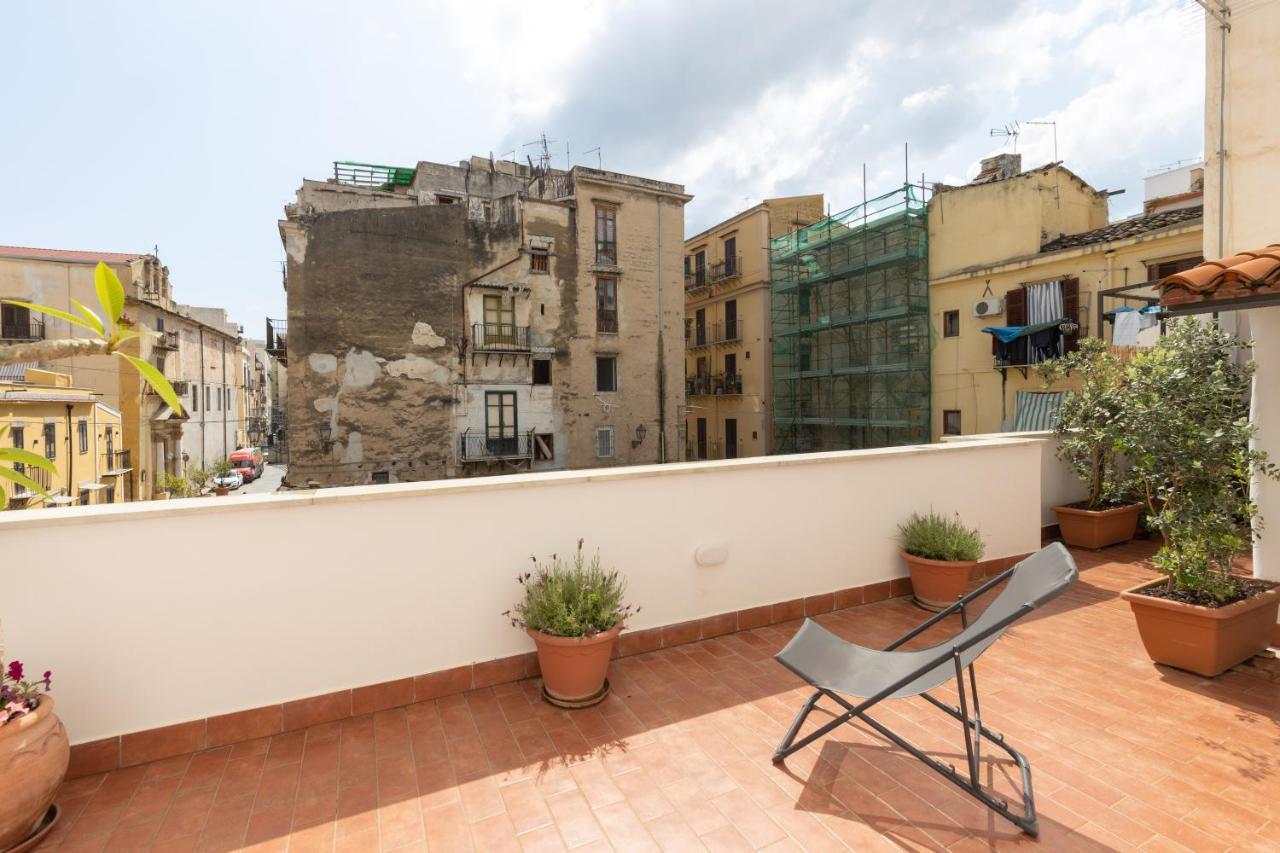 La Casa Del Cacciatore - Alloggio Con Terrazzo Apartment Palermo Bagian luar foto