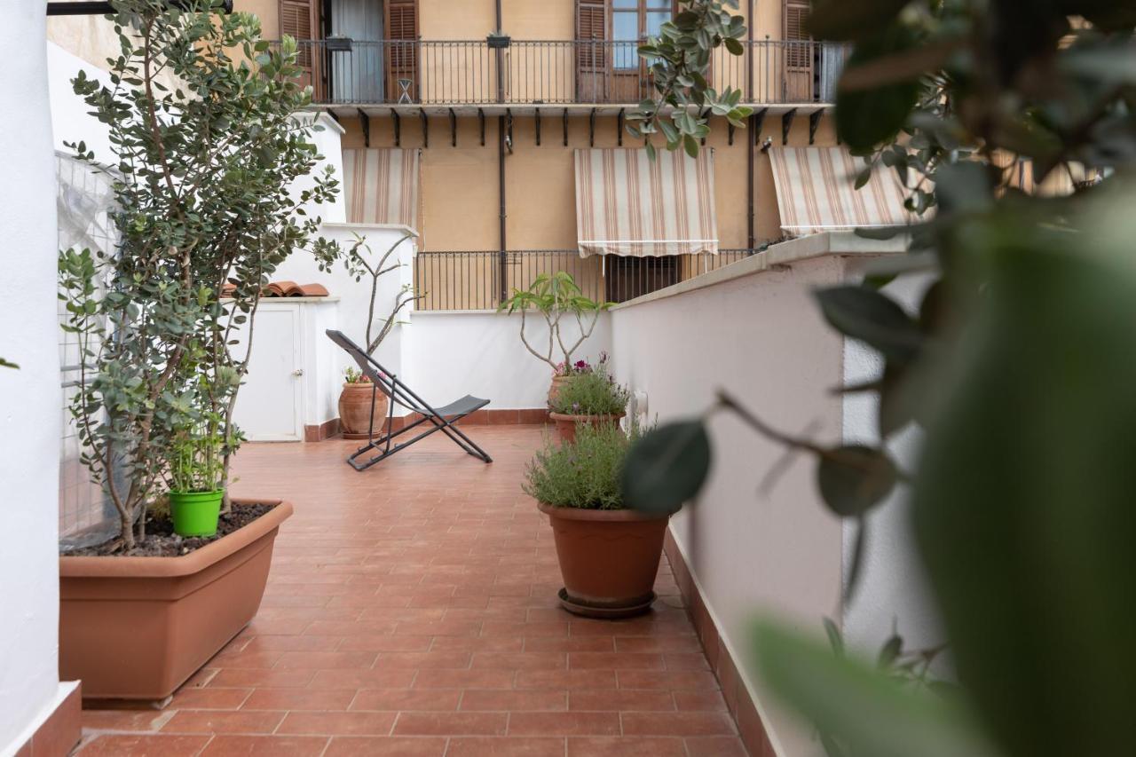 La Casa Del Cacciatore - Alloggio Con Terrazzo Apartment Palermo Bagian luar foto